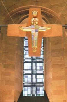 Kreuz im Ostchor des Mainzer Doms