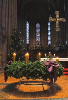 Der Adventskranz im Mainzer Dom