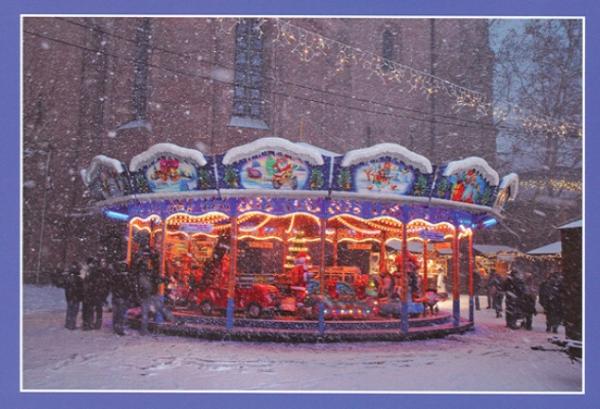 Karussell vor dem Mainzer Dom auf dem Weihnachtsmarkt