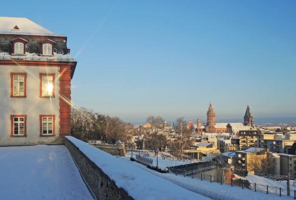 Wintermorgen an der Mainzer Zitadelle mit Blick auf den Dom